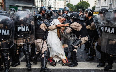 La foto que retrató la represión al Padre Chueco: entrevista a Tadeo Bourbon